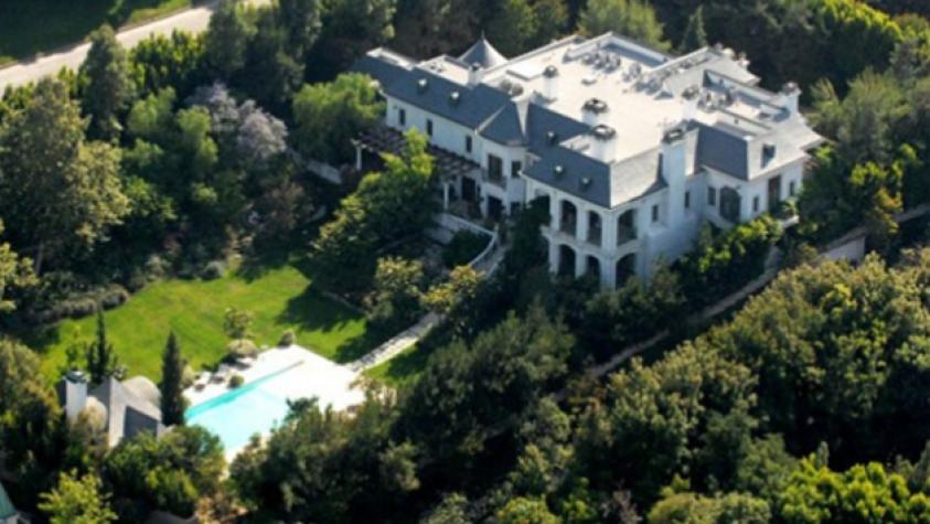 Robbie Williams está interesado en mansión donde murió Michael Jackson