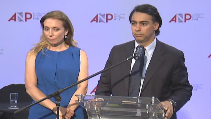 Insultan a Karen por acompañar a MEO en su campaña