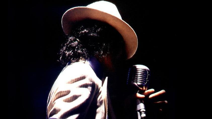 Michael Jackson recibe demanda por mil millones de dólares