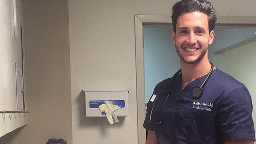¡Este es el doctor más guapo del mundo!