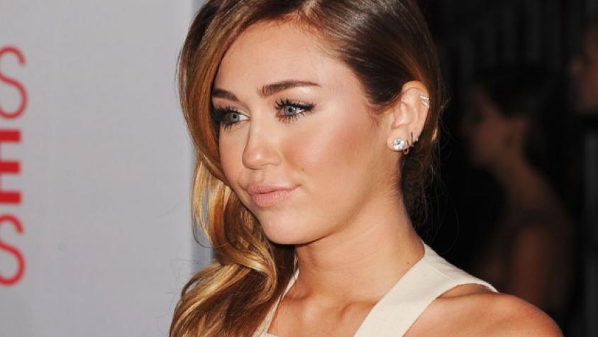 Miley Cyrus se lesionó el coxis