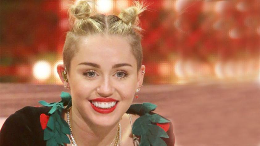 Miley sorprende con “perreo” navideño junto al Viejo Pascuero
