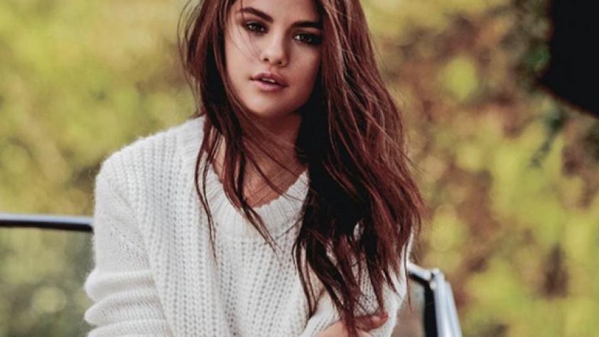 Selena Gómez muestra  sensual escote en nuevo video musical