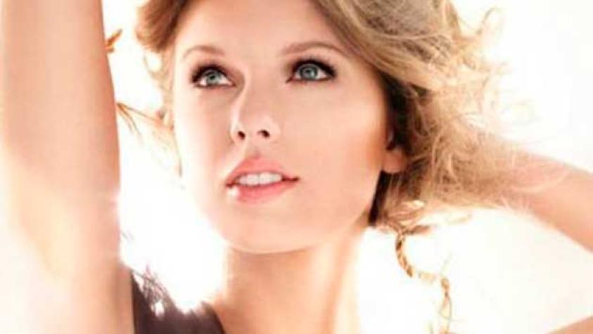 Taylor Swift es censurada por excesivos retoques