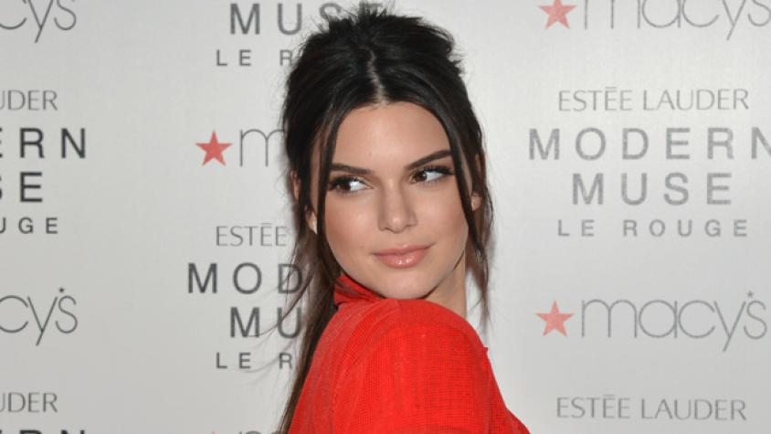 Kendall Jenner deja muy poco a la imaginación con osada transparencia