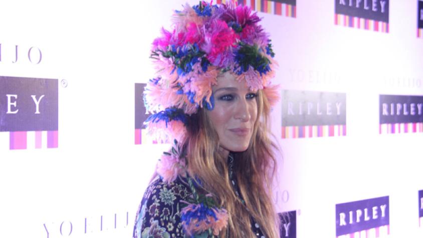 El tocado de pompones que Sarah Jessica lució en cóctel en su honor