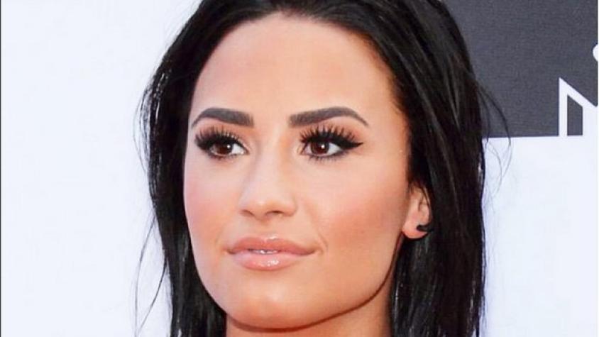 Demi Lovato se lució con uno de sus mejores look en alfombra roja 