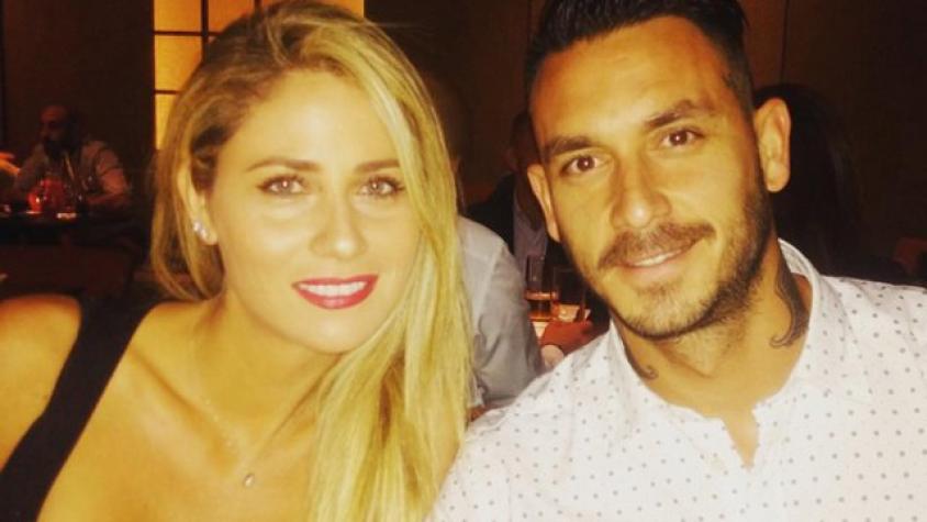 Esposa de Pinilla reacciona ante comparación con Cote López