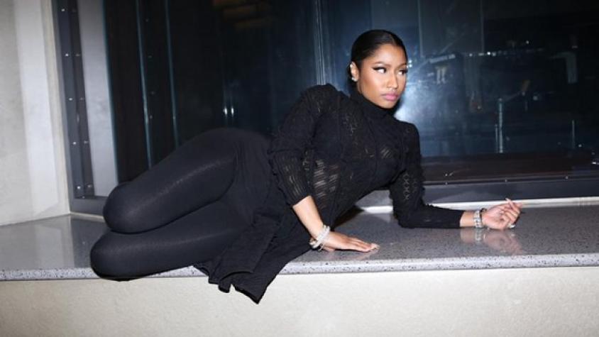 Nicki Minaj se cambió al bando de las rubias ¡Y bien rubias!