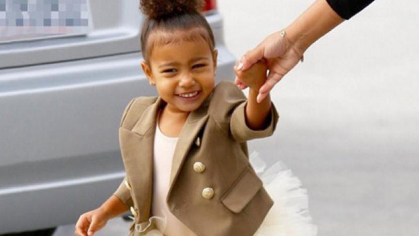 North West ya sabe manejarse con los paparazzi