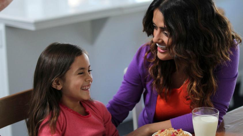 Salma Hayek confesó ser testigo del bullying racista de un compañero hacia su hija 