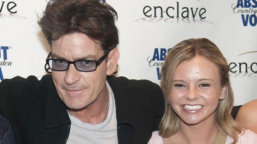 Ex de Charlie Sheen dice que él nunca le contó que era VIH positivo