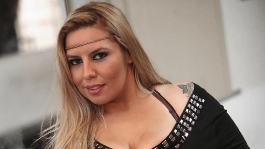 “Gussy” muestra su guatita a días de dar a luz