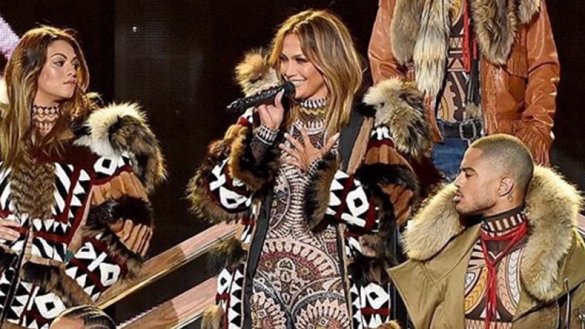 Una bailarina de Jlo mostró más de la cuenta en los AMAs