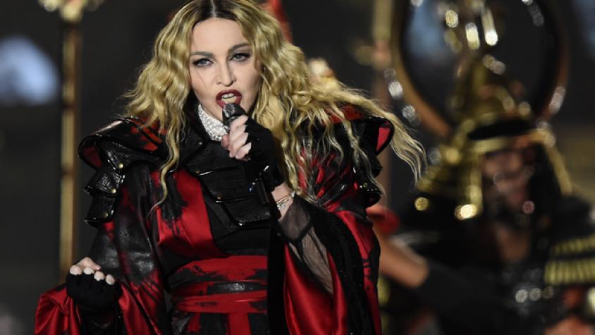 Madonna llora en concierto al recordar los atentados en París