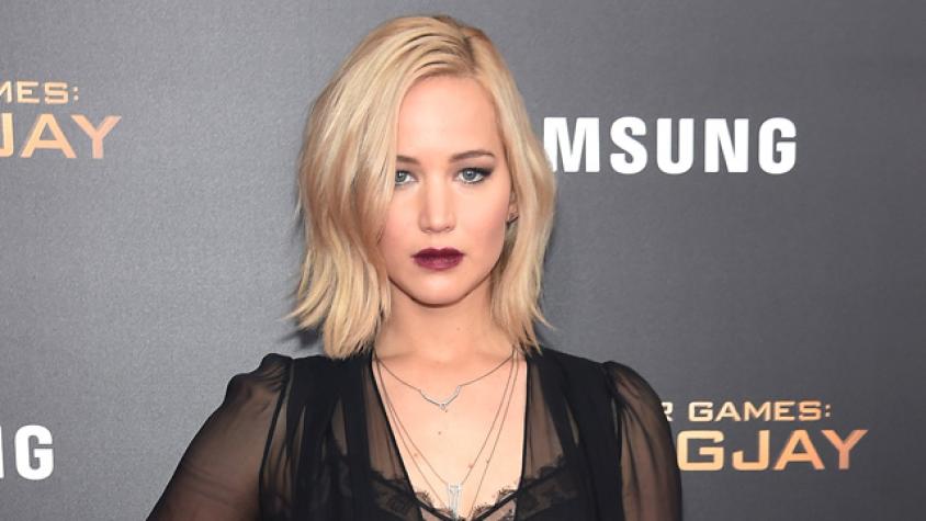 Jennifer Lawrence se lució con transparencia y look gótico en Nueva York