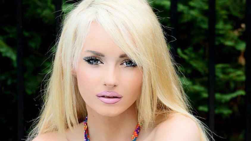 “Barbie Humana” universitaria se queja porque no la toman en serio