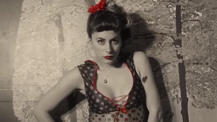 Catalina Palacios sube la temperatura con su nuevo video