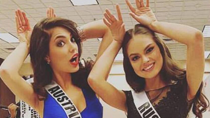 Miss Austria y Miss Rusia desatan la polémica con beso en la boca