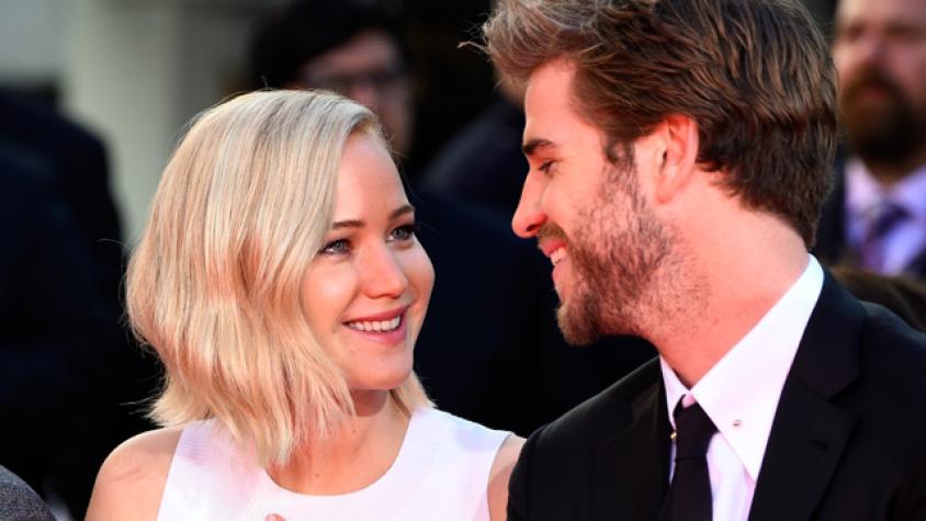 Jennifer Lawrence reconoce que besó a Liam Hemsworth fuera de pantalla