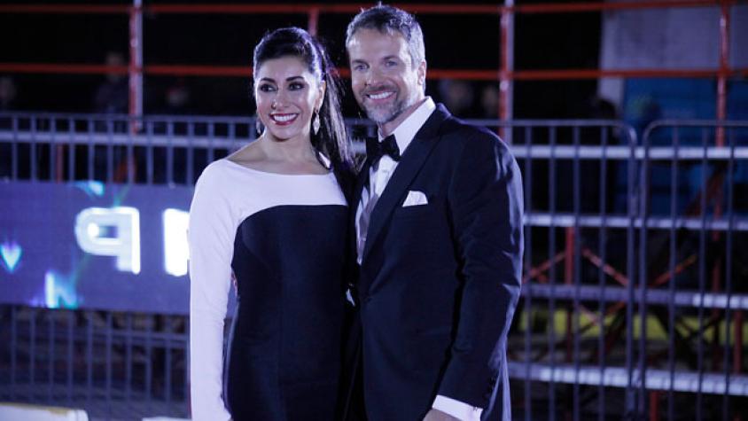 Carmen Gloria Arroyo saca pica en bikini y con Bernardo en la playa