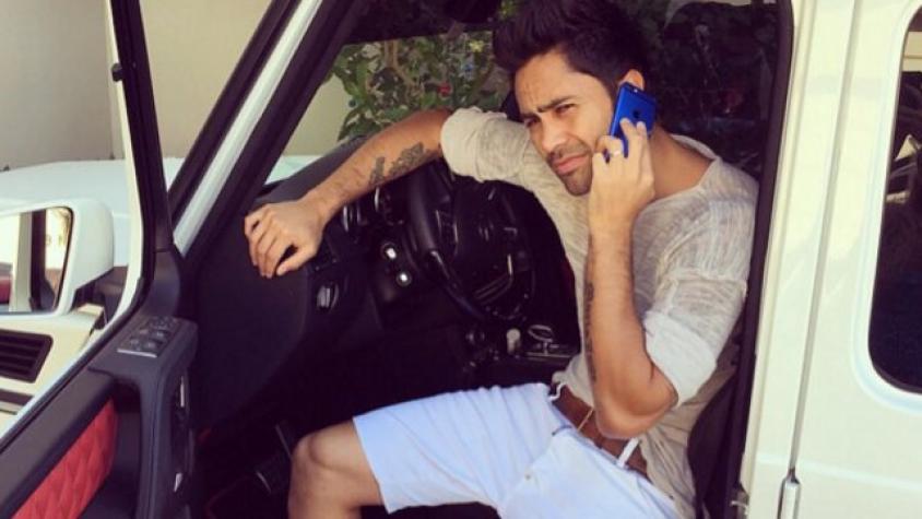 María José López muestra la novedad en moda masculina: los “clutches”