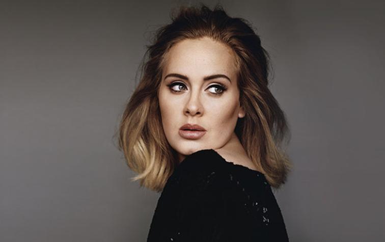 Adele deslumbra en la portada de “Vogue”