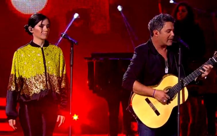 Tuiteros "destruyen" a Javiera Mena por su dúo con Alejandro Sanz