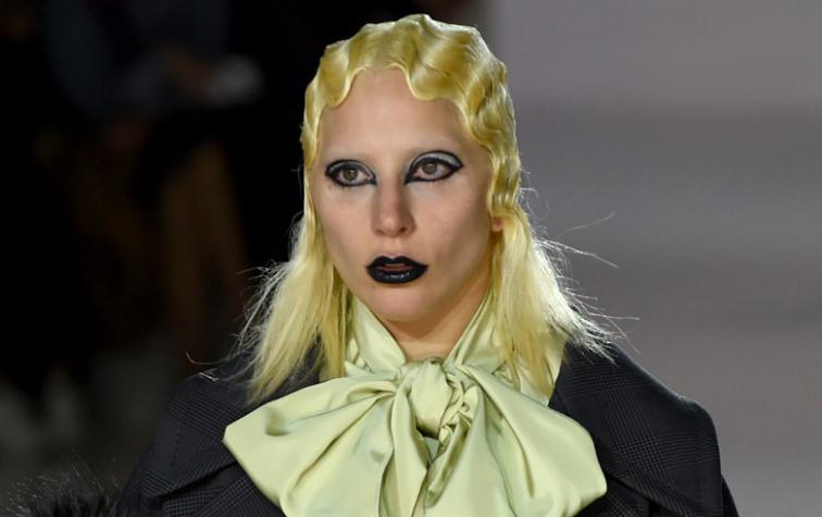 Lady Gaga coronó el oscuro desfile de Marc Jacobs en la pasarela