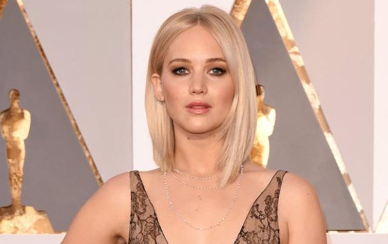 Jennifer Lawrence mató con transparencia en los Oscar