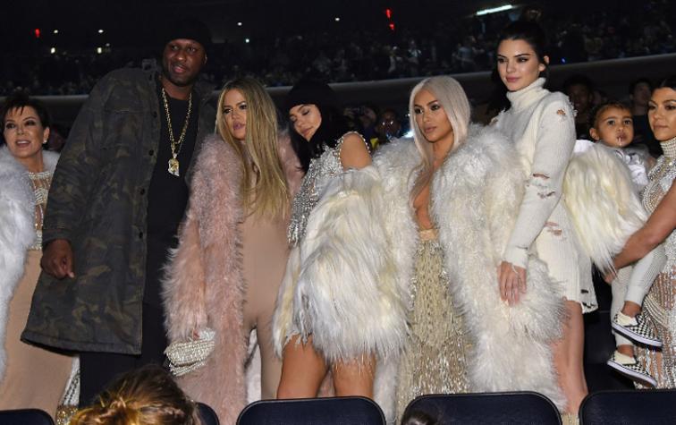 Los Kardashian bailan al ritmo de Kanye West y North se roba la película