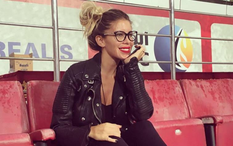 Cote López muestra la enorme cantidad de productos que usa para su guatita