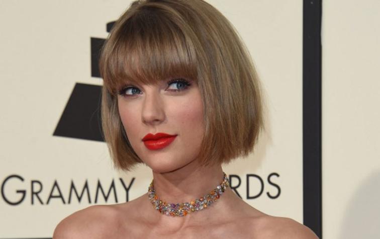 Taylor Swift fue la dama de honor de su mejor amiga