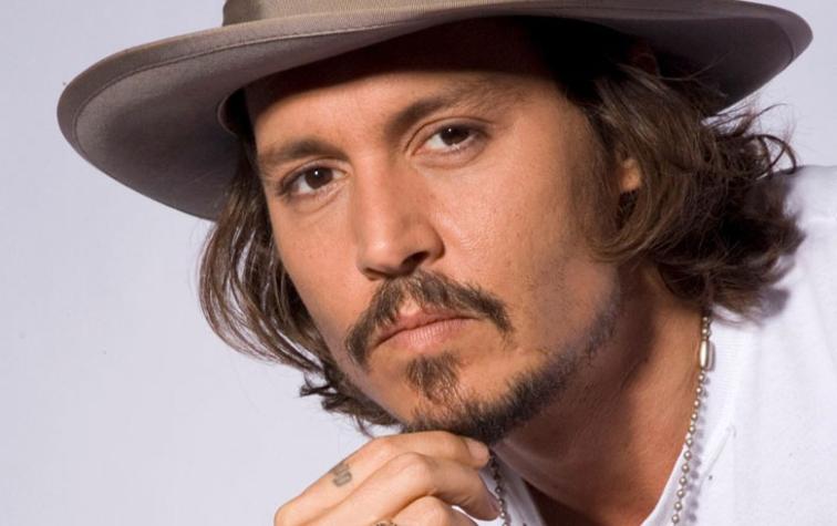 Johnny Depp confiesa que siempre le dicen que viste como vagabundo