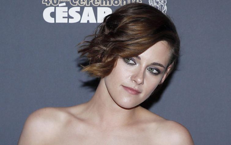 Captan romántico beso entre Kristen Stewart y su novia Soko