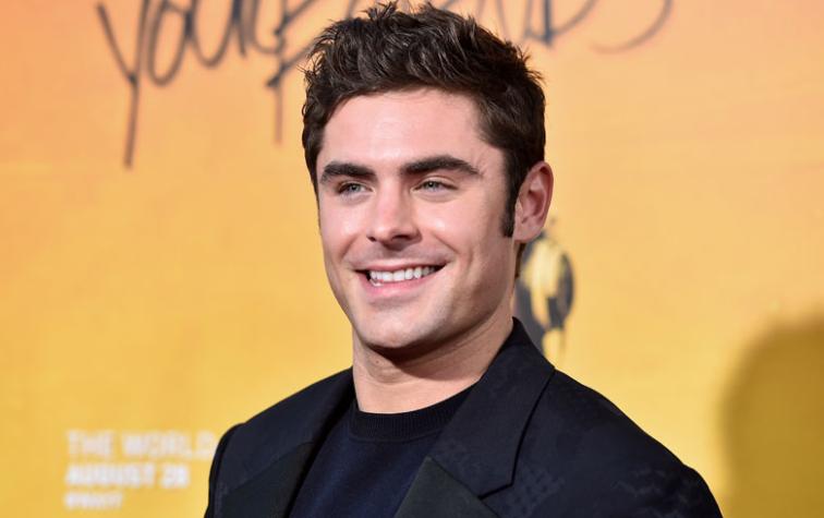 Zac Efron posa sin polera para su película “Baywatch”