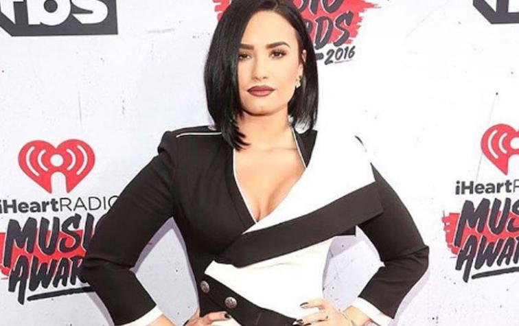 Demi Lovato muestra con foto en bikini que no está con su mejor figura