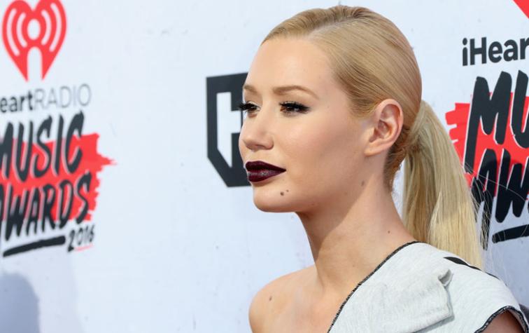 Iggy Azalea se agotó de los rumores de quiebre y terminó con ellos en Twitter