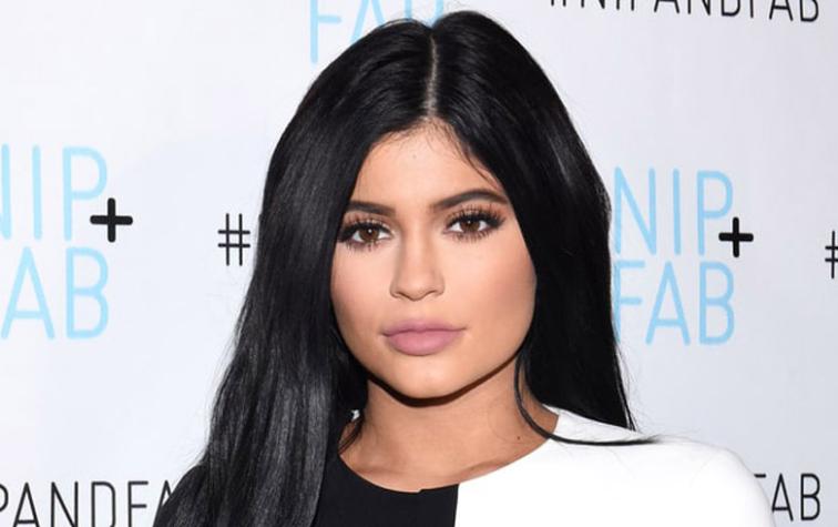 Kylie Jenner se transformó en una muñeca de plástico 