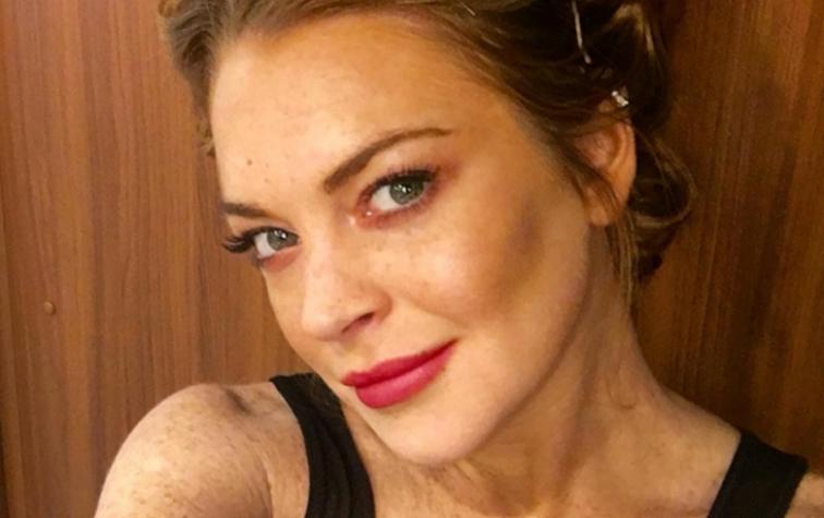 Lindsay Lohan le toma el pelo a sus seguidores con falsa selfie “sin maquillaje”