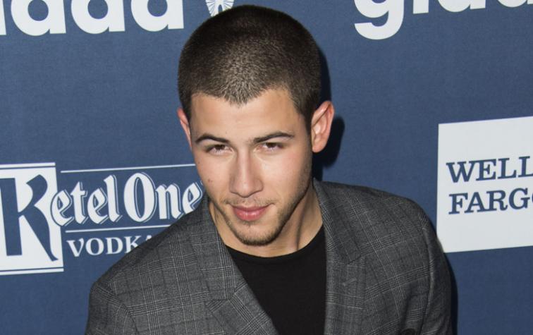 Nick Jonas cuenta que su primer beso fue con Miley Cyrus 