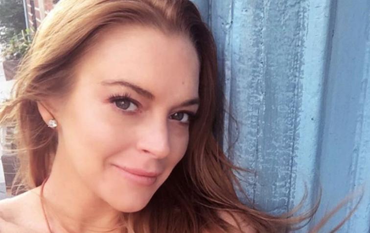 Lindsay Lohan muestra foto de su pasado como Cheerleader