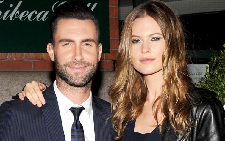 ¡Adam Levine compartió una foto “embarazado”!