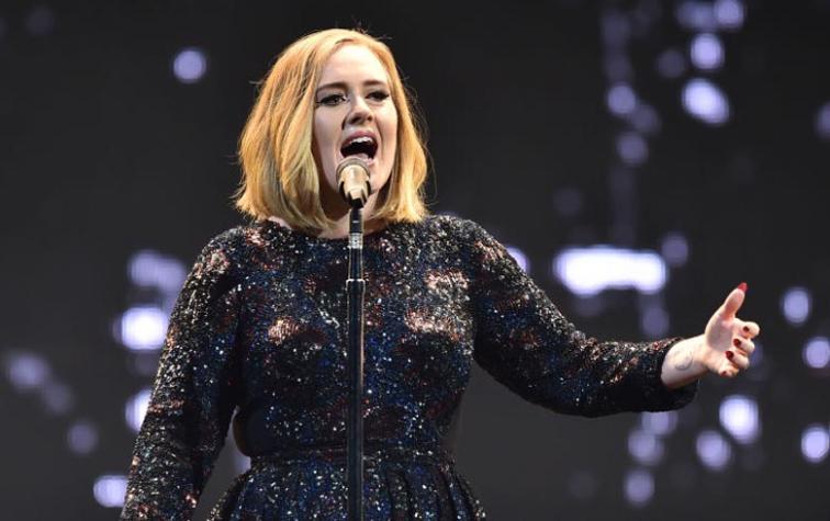 Video de Adele olvidando la letra de una de sus canciones se convierte en viral