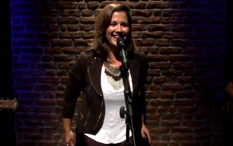 Carolina Soto se presentó en vivo para AR13