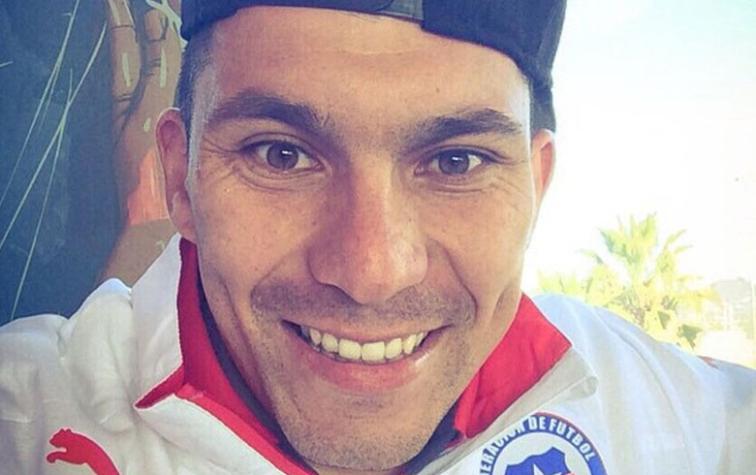 Gary Medel tuvo un confuso incidente al llegar a Santiago