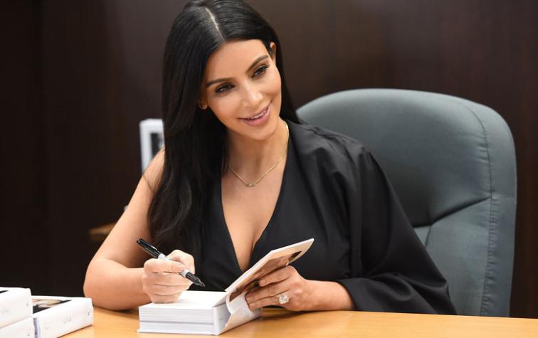 Kim Kardashian es acusada de ser una espía internacional