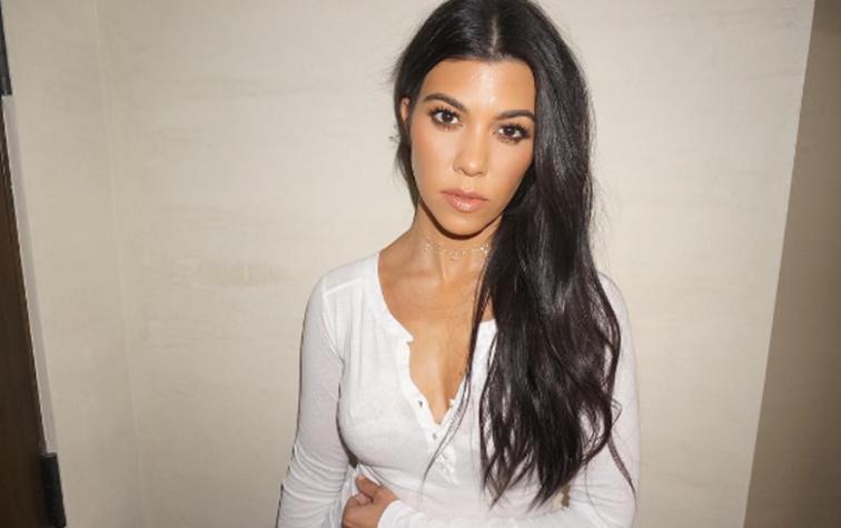 El look "encuerado" de Kourtney Kardashian 