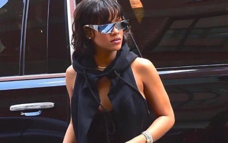 Rihanna protagoniza topless involuntario gracias a su vestido