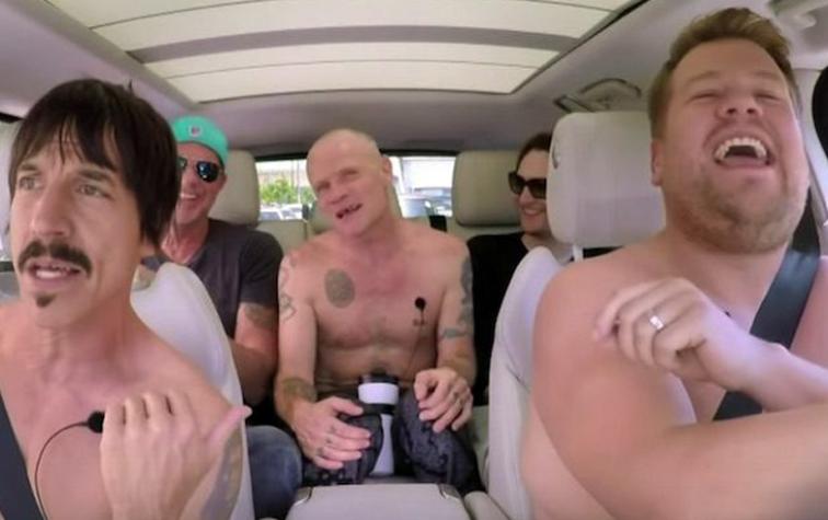 Mira a los Red Hot Chili Peppers sin polera en "Carpool Karaoke"